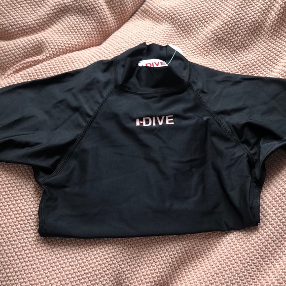 NWT Rash-guard - Picture 2 of 4